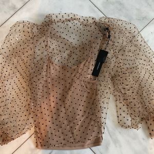 Beautiful sheer top with camisole !’